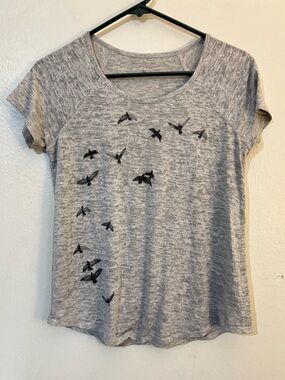 Gray Bird Print Short Sleeve Women’s Tee